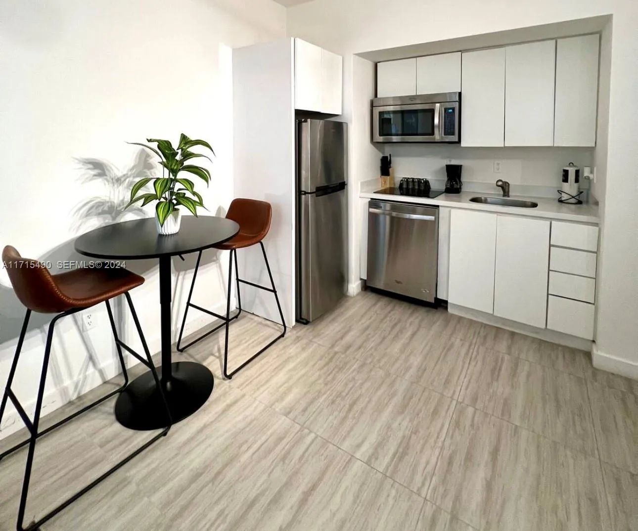Foto de propiedad en 1611 Meridian Avenue 102, Miami Beach, FL 33139 Miami Beach con MLS# 