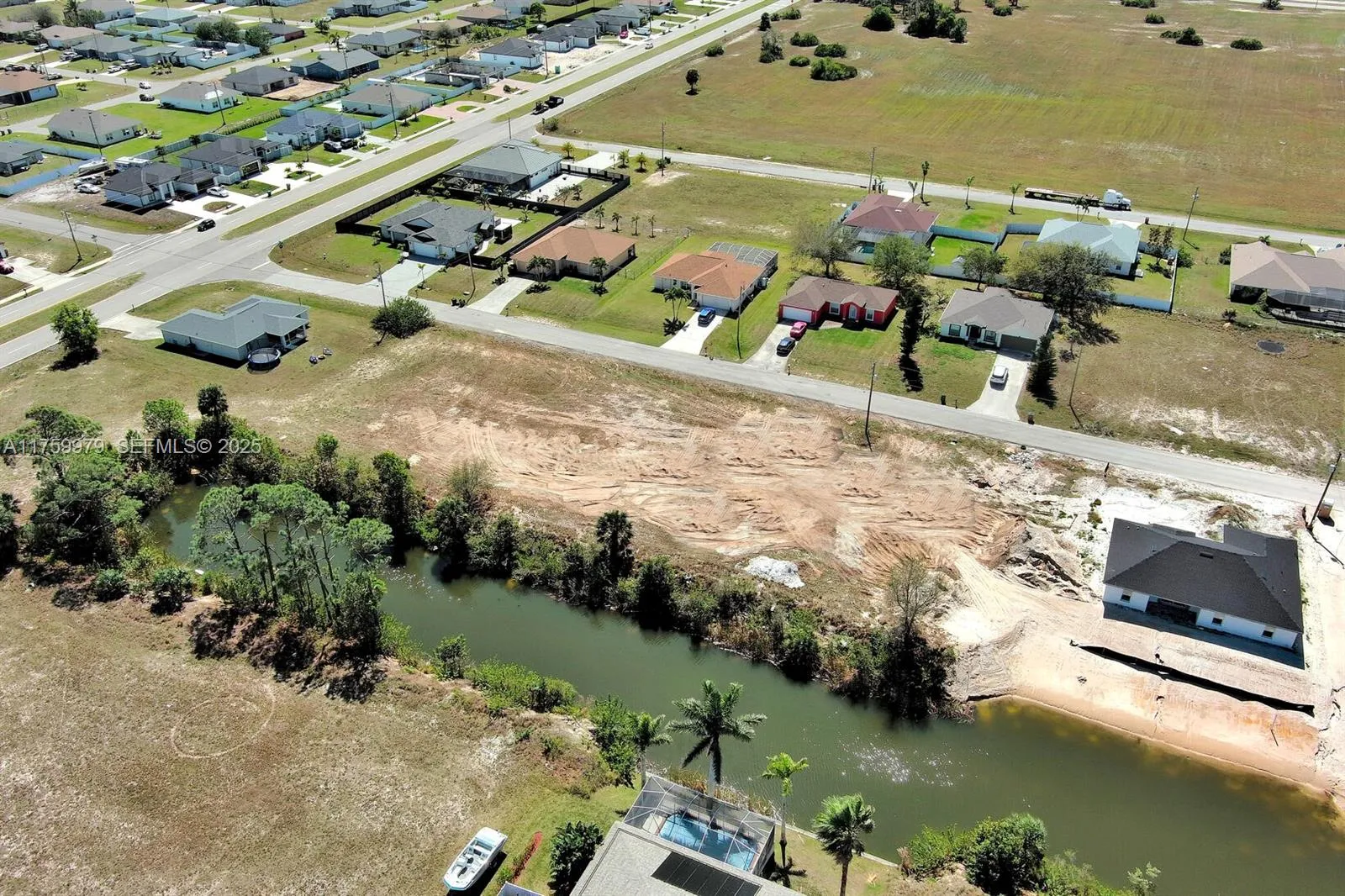 En Venta 1611 NW 2nd Street, Cape Coral, FL 33993, Cape Coral, FL 33993