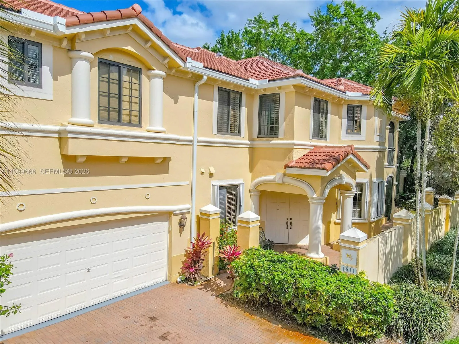 Foto de propiedad en 1611 Passion Vine Circle 12-2, Weston, FL 33326 Weston con MLS# 