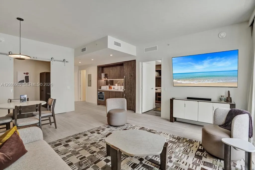 Foto de propiedad en 1611 SW 2nd Avenue 402, Miami, FL 33129 Miami con MLS# 
