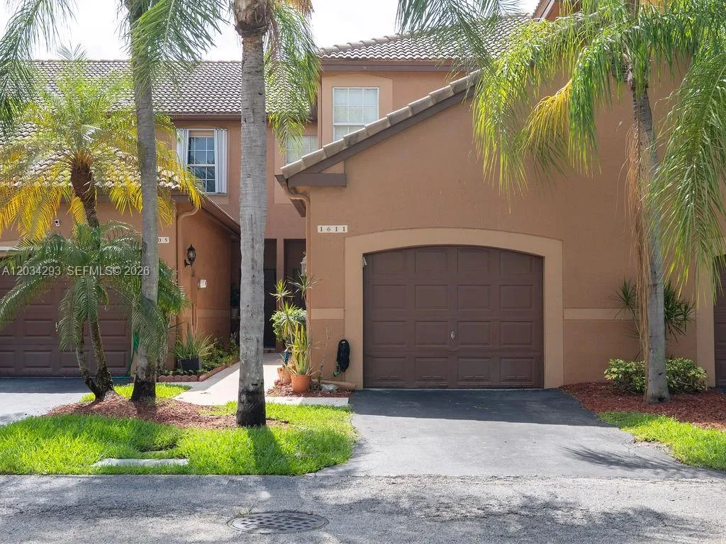 Foto de propiedad en 1611 Veracruz Lane 5-17, Weston, FL 33327 Weston con MLS# 