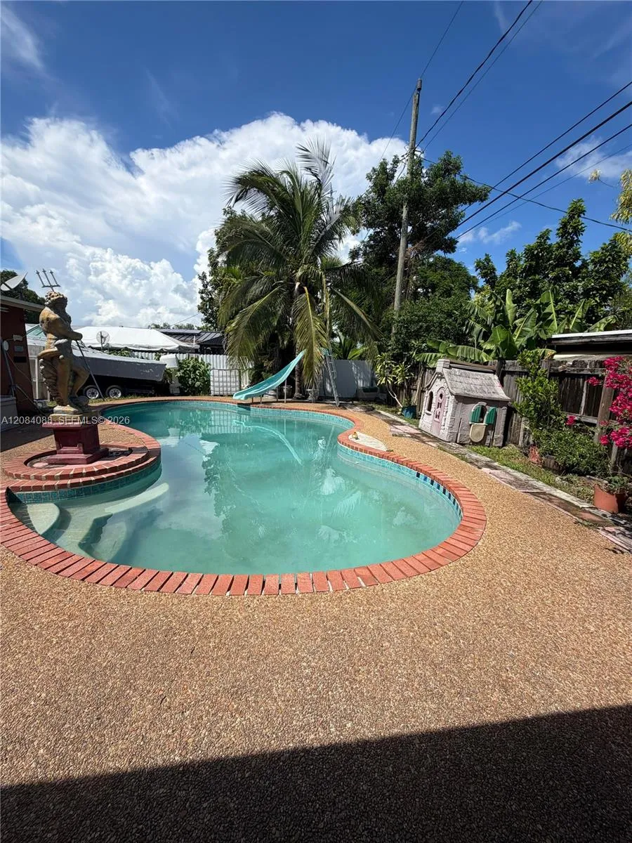 En Venta 16111 SW 98th Avenue, Miami, FL 33157, Miami, FL 33157
