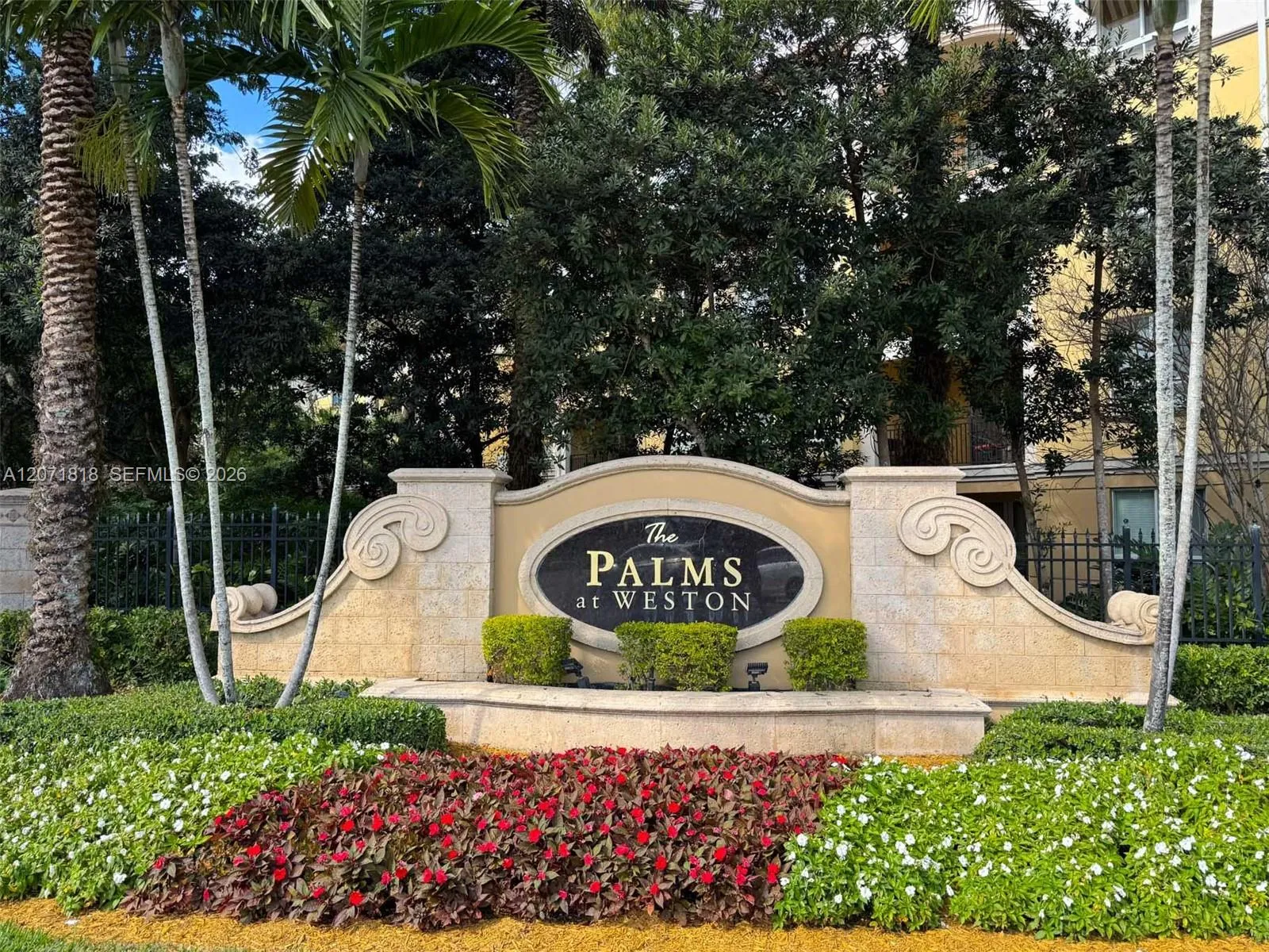 Foto de propiedad en 16135 Emerald Estates Drive 165, Weston, FL 33331 Weston con MLS# 