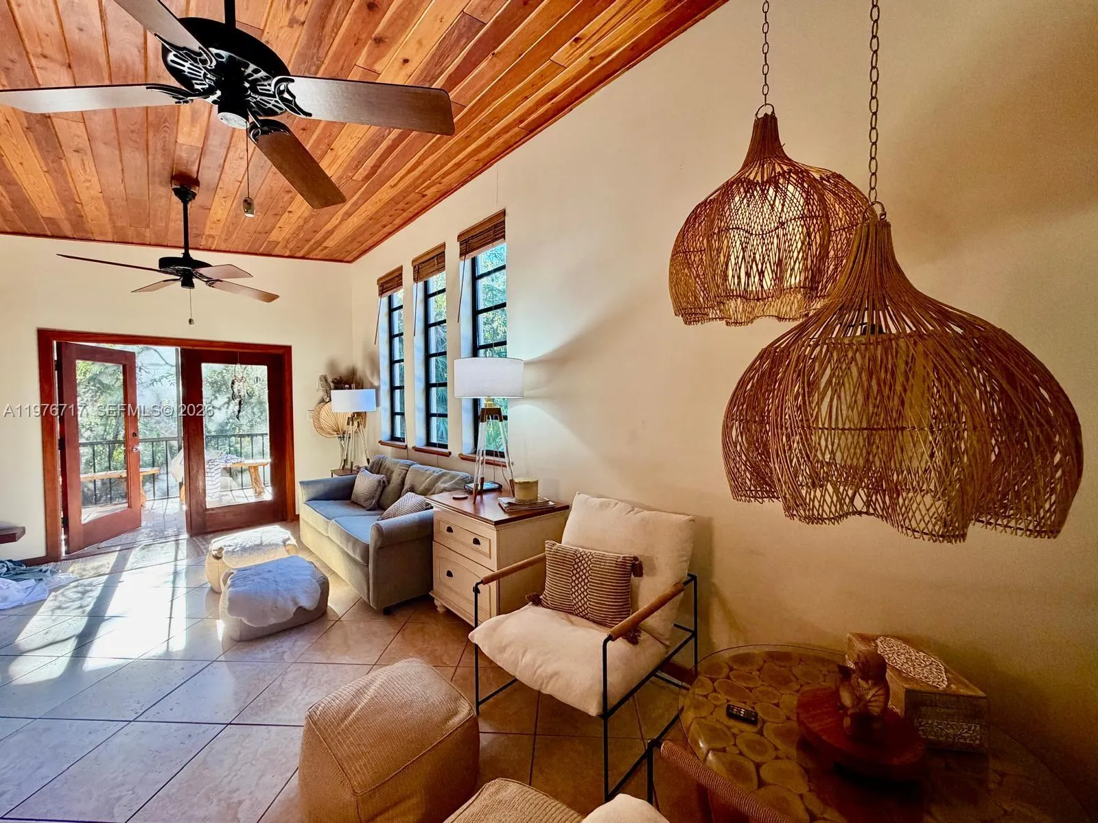 Foto de propiedad en 1615 Harbor Drive, Marathon, FL 33050 Marathon con MLS# 