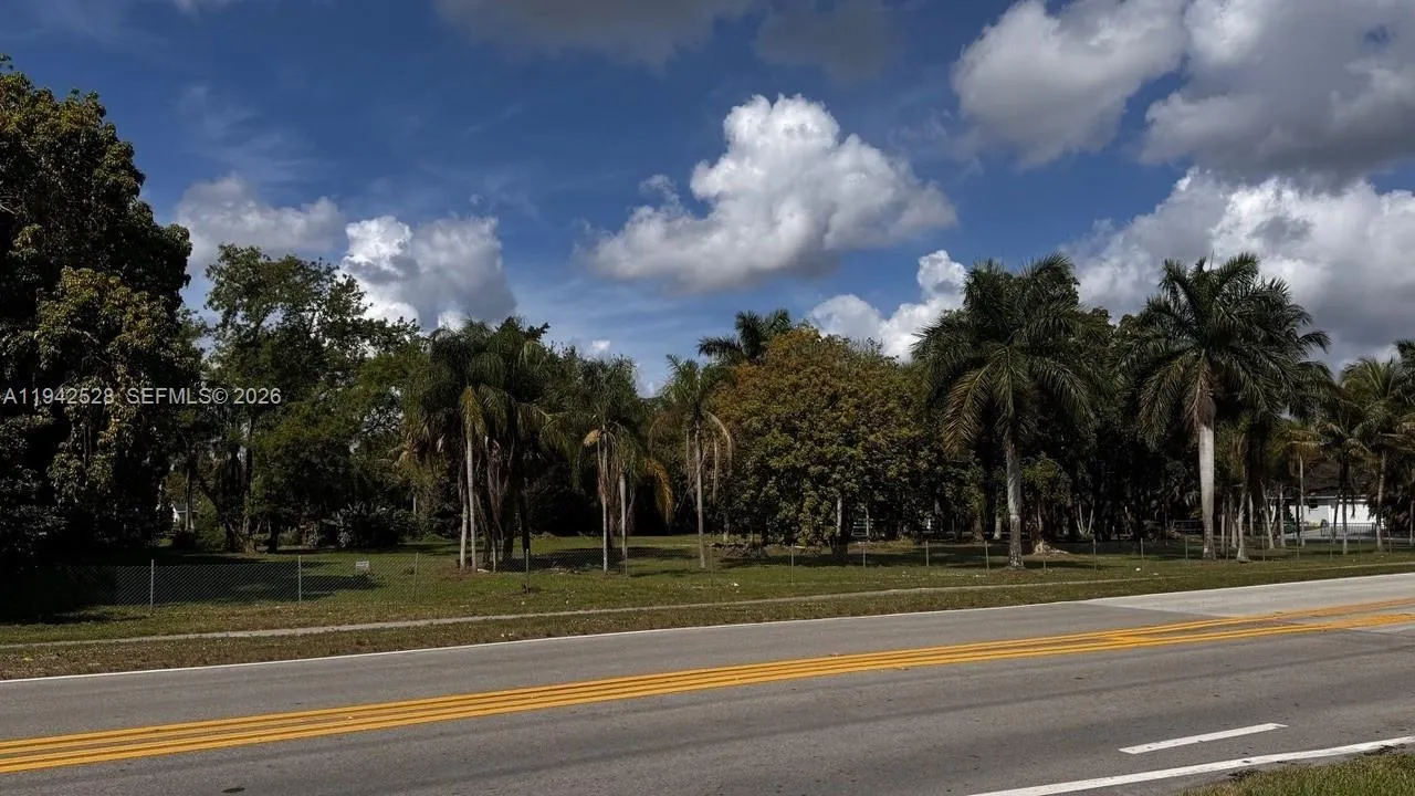 Foto de propiedad en 1615 Hiatus Road, Davie, FL 33325 Davie con MLS# 