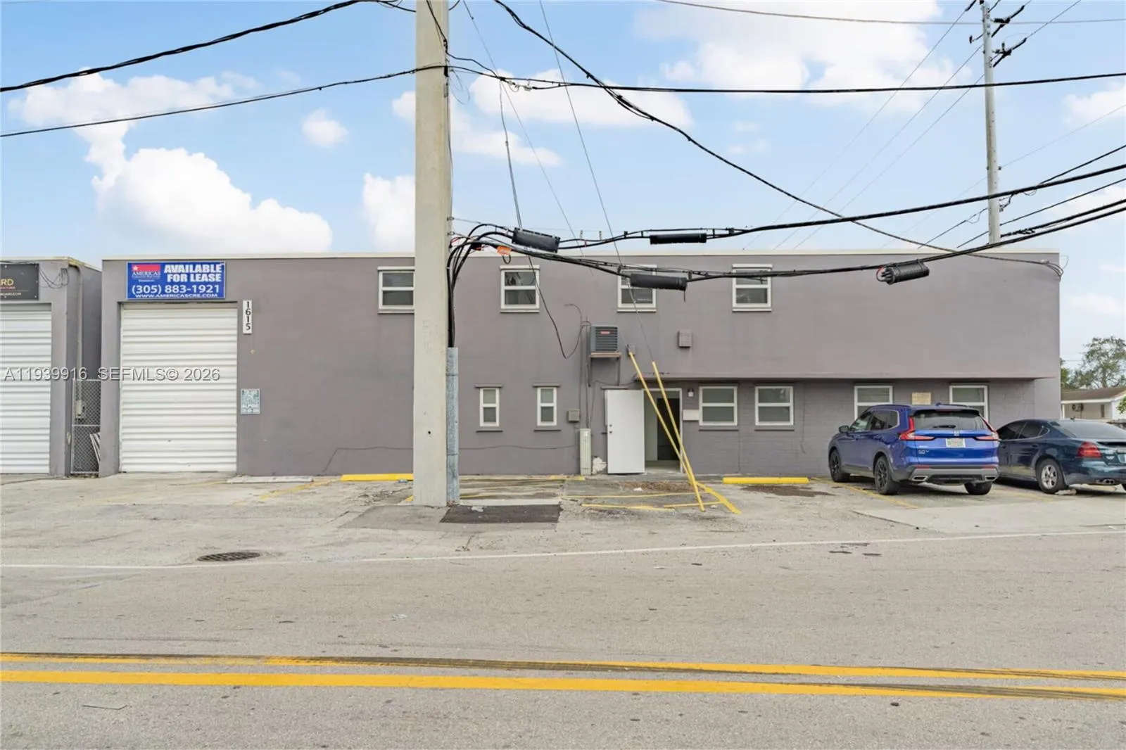 Foto de propiedad en 1615 W 31st Place, Hialeah, FL 33012 Hialeah con MLS# 