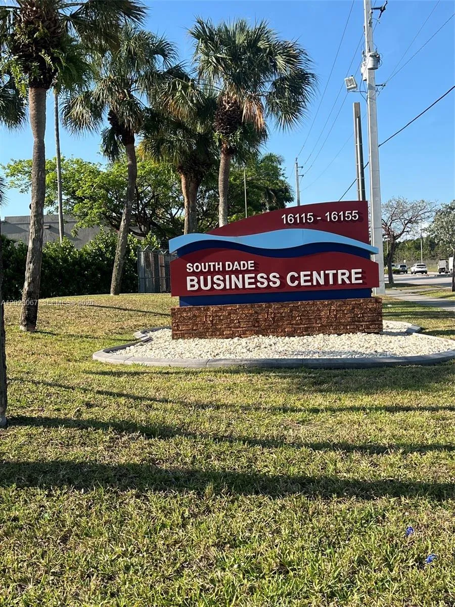 Foto de propiedad en 16155 SW 117th Avenue B20, FL 33177  con MLS# 