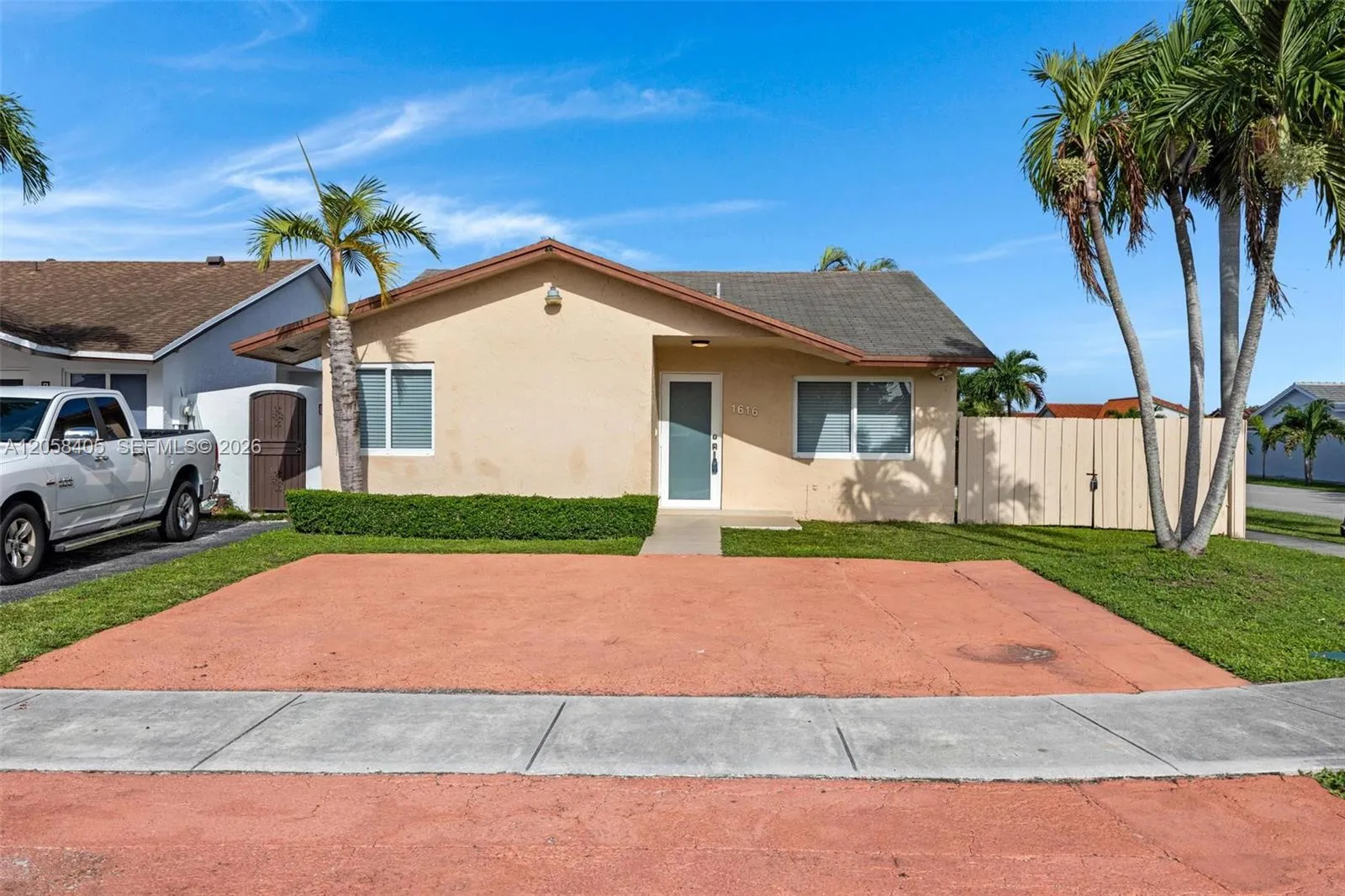 Foto de propiedad en 1616 SW 137th Place, Miami, FL 33175 Miami con MLS# 