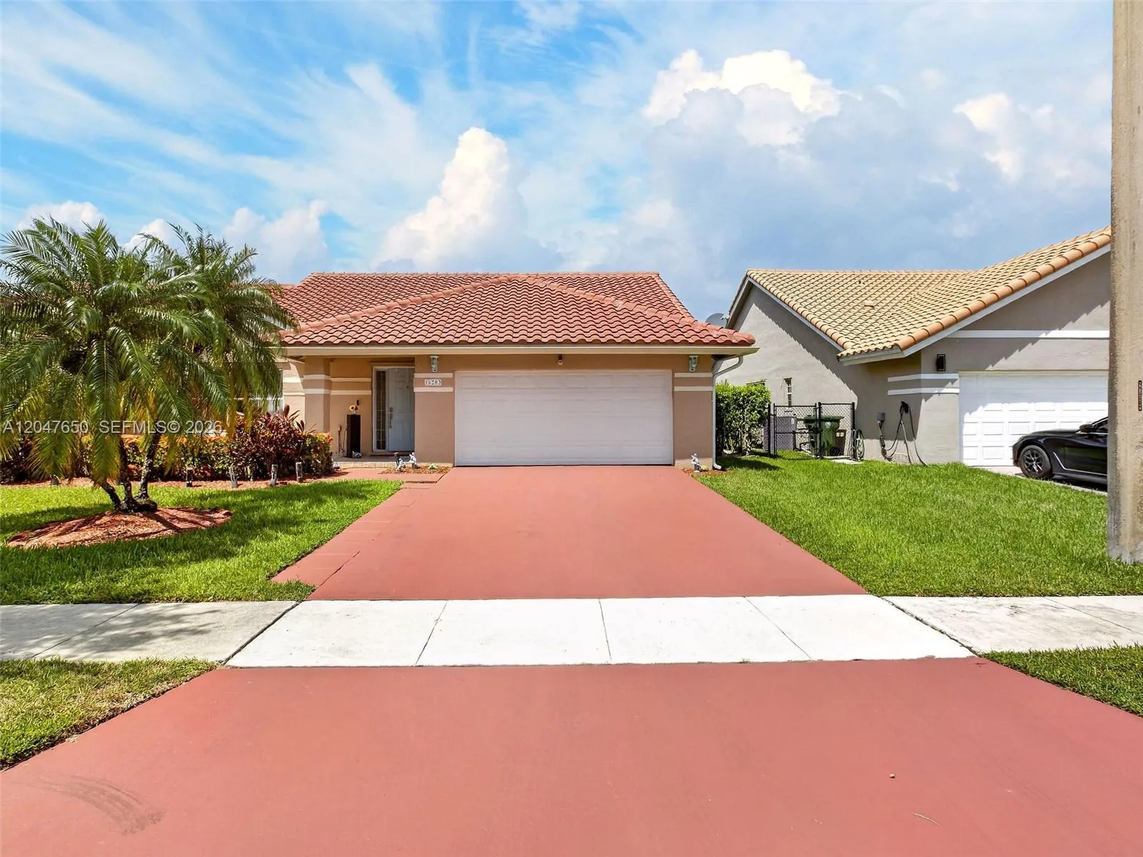Foto de propiedad en 16203 NW 8th Drive, Pembroke Pines, FL 33028 Pembroke Pines con MLS# 