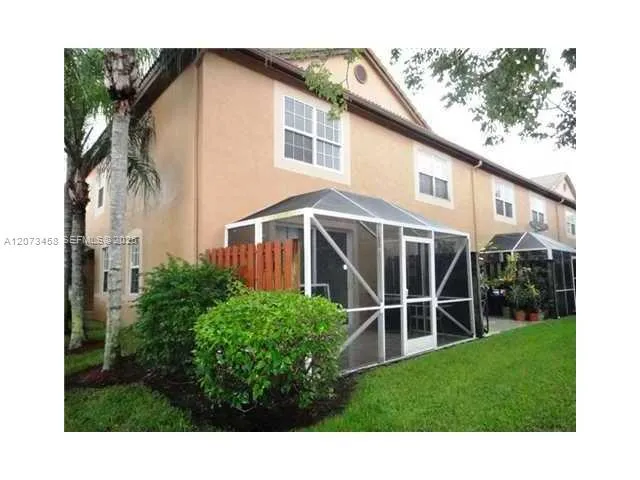 Foto de propiedad en 1621 Barcelona Way 6-32, Weston, FL 33327 Weston con MLS# 