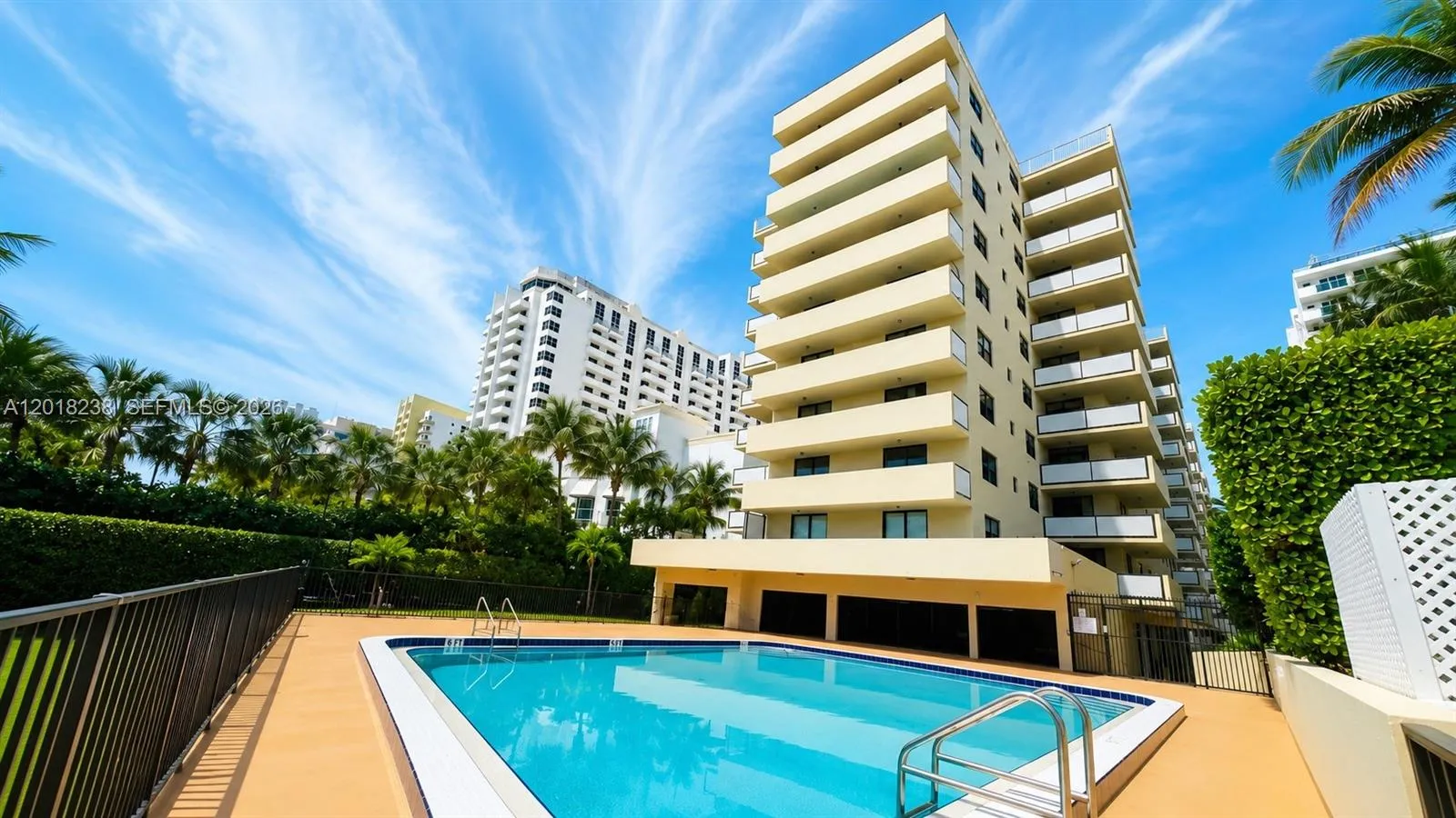 Foto de propiedad en 1621 Collins Avenue 310, Miami Beach, FL 33139 Miami Beach con MLS# 