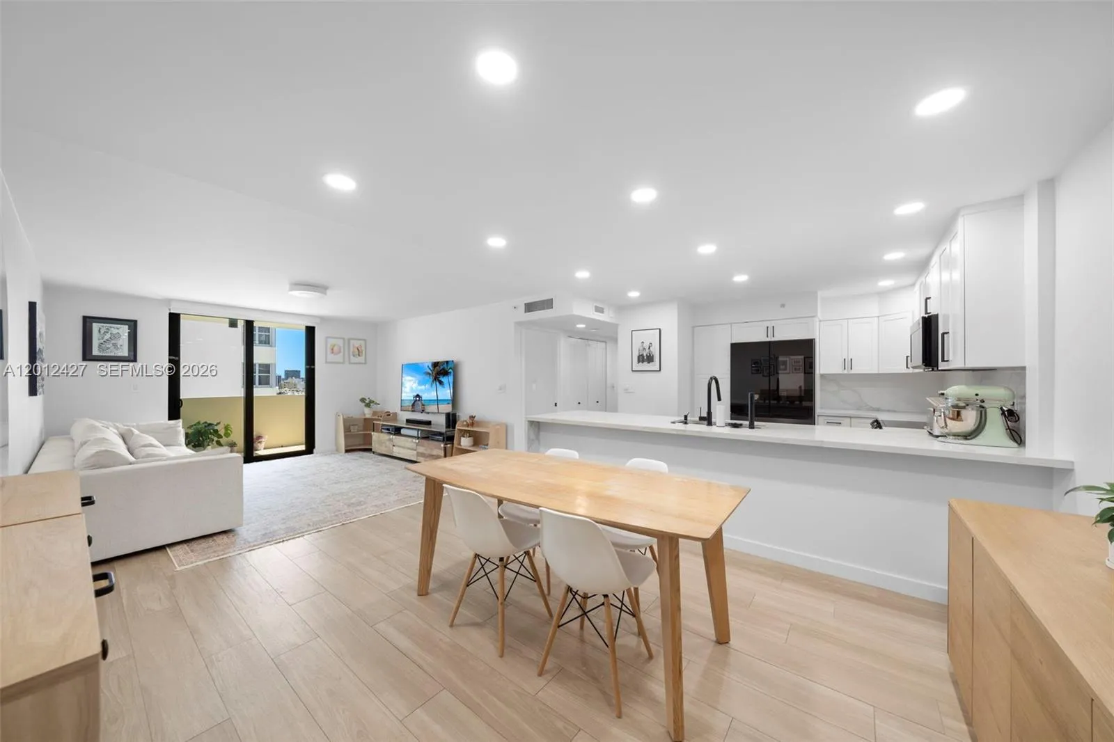 Vendido 1621 Collins Avenue PH1002, Miami Beach, FL 33139, Miami Beach, FL 33139