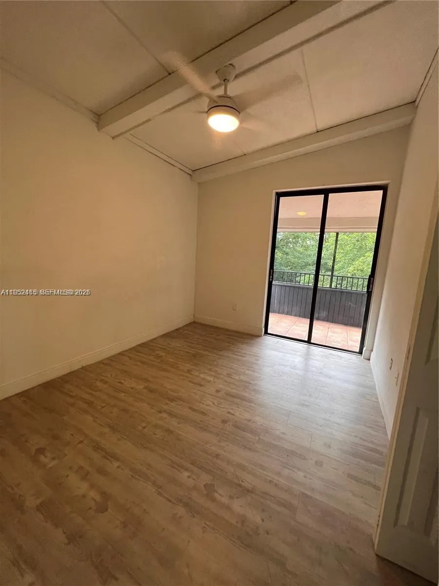 En Venta 16220 NW 2nd Avenue 511, Miami, FL 33169, Miami, FL 33169