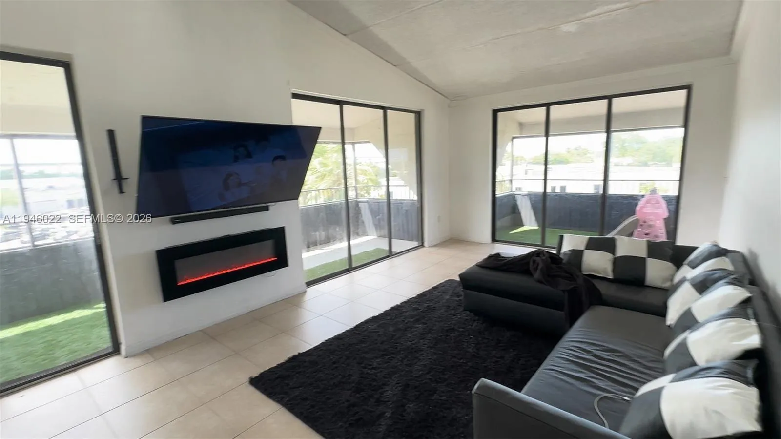 Foto de propiedad en 16220 NW 2nd Avenue 513, Miami, FL 33169 Miami con MLS# 