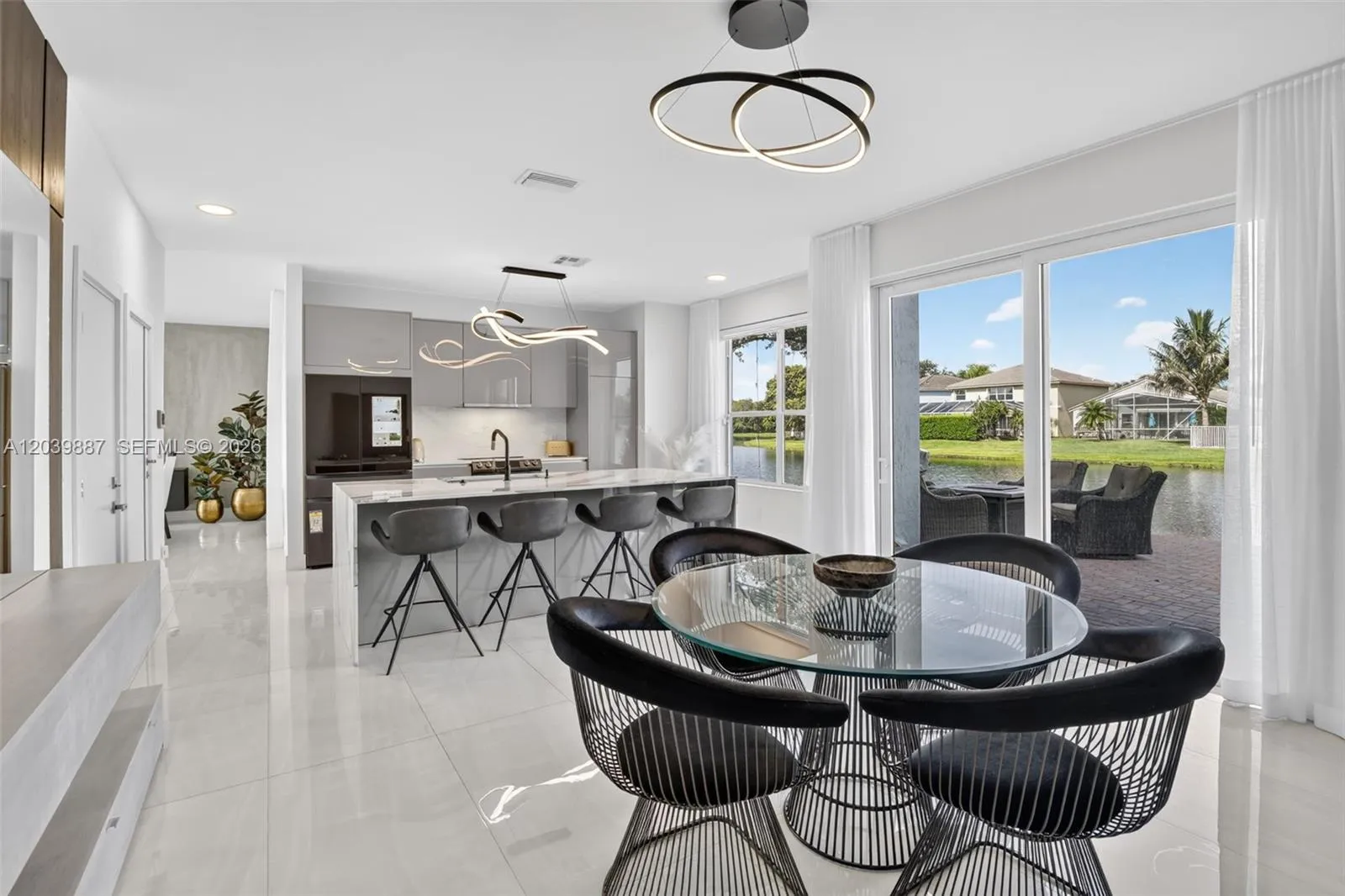 Foto de propiedad en 16233 Opal Creek Drive, Weston, FL 33331 Weston con MLS# 
