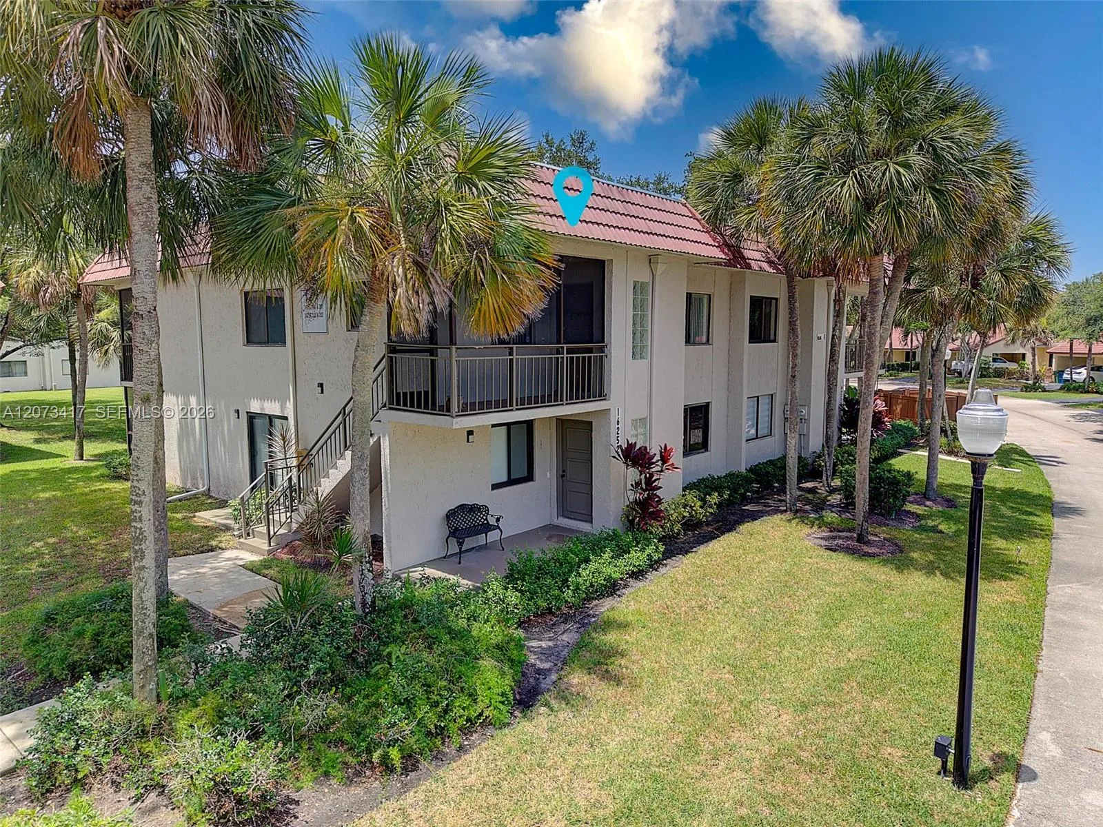 Foto de propiedad en 16252 Laurel Drive 201, Weston, FL 33326 Weston con MLS# 