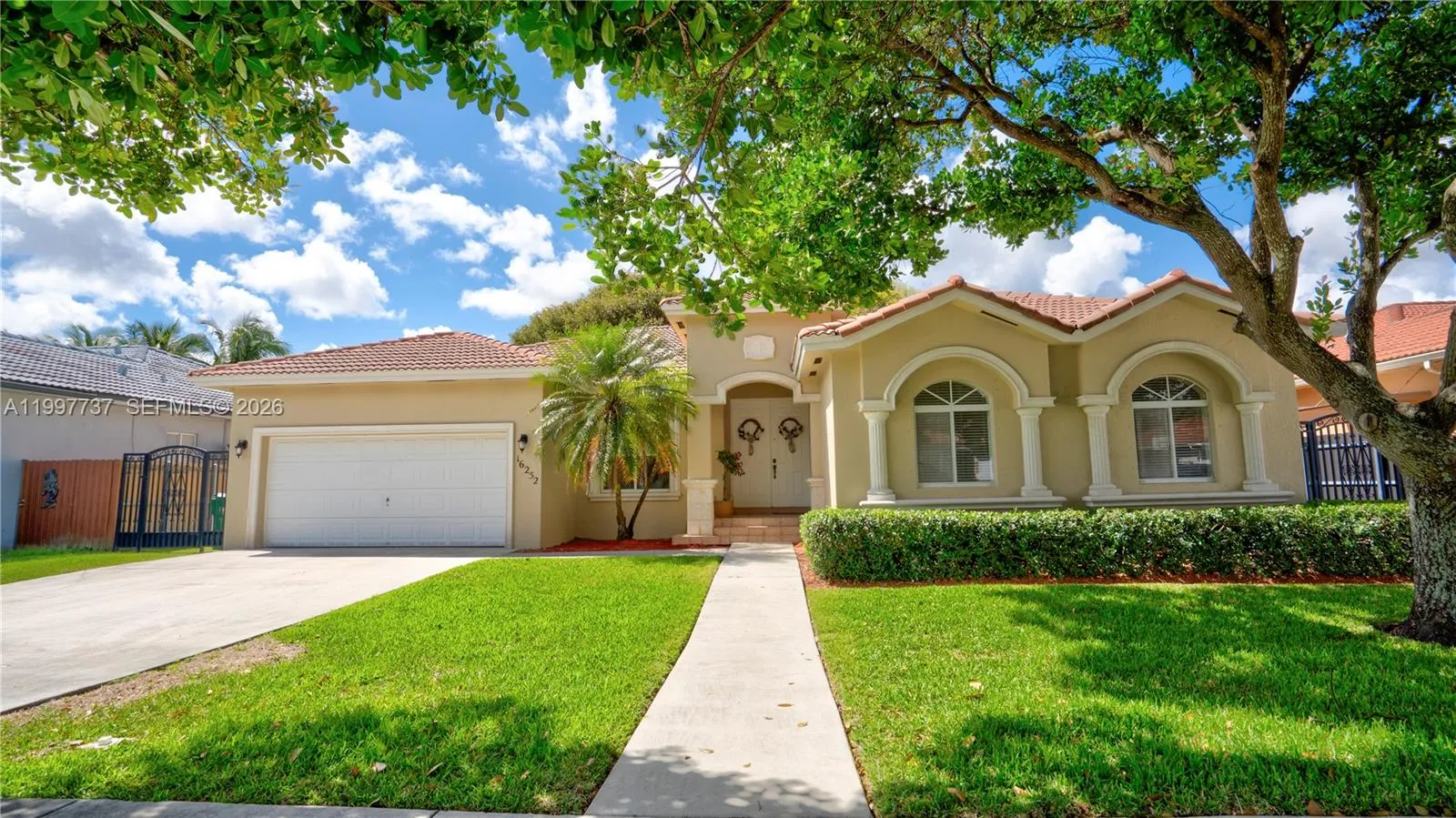 Vendido 16252 SW 42nd Terrace, Miami, FL 33185, Miami, FL 33185