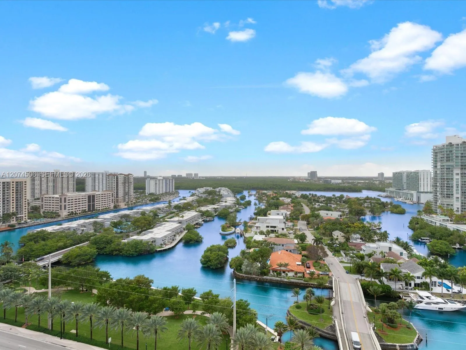 Foto de propiedad en 16275 Collins Avenue 1804, Sunny Isles Beach, FL 33160 Sunny Isles Beach con MLS# 