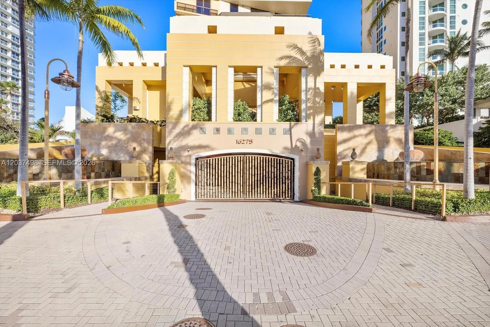 Foto de propiedad en 16275 Collins Avenue 502, Sunny Isles Beach, FL 33160 Sunny Isles Beach con MLS# 