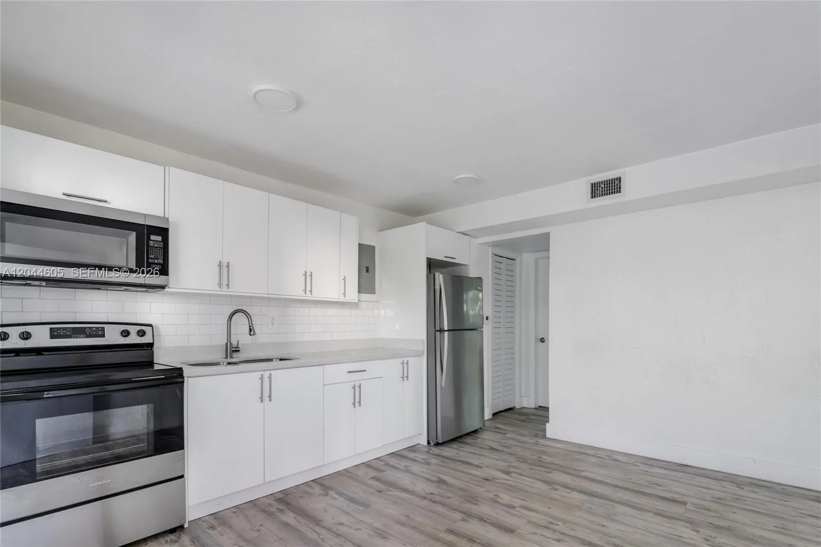Foto de propiedad en 1630 NW 18th Street 3, Miami, FL 33125 Miami con MLS# 