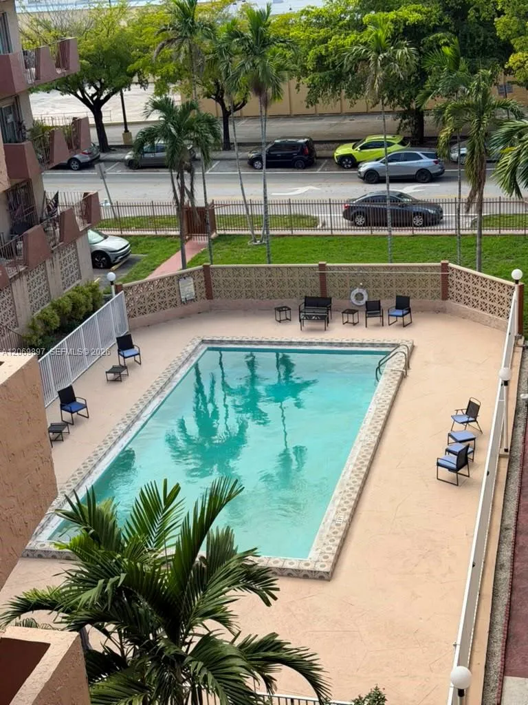 Foto de propiedad en 1630 W 46th Street 504C, Hialeah, FL 33012 Hialeah con MLS# 