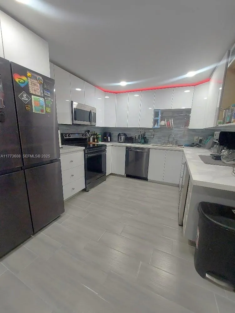 Foto de propiedad en 16300 Golf Club Road Apt 317, Weston, FL 33326 Weston con MLS# 