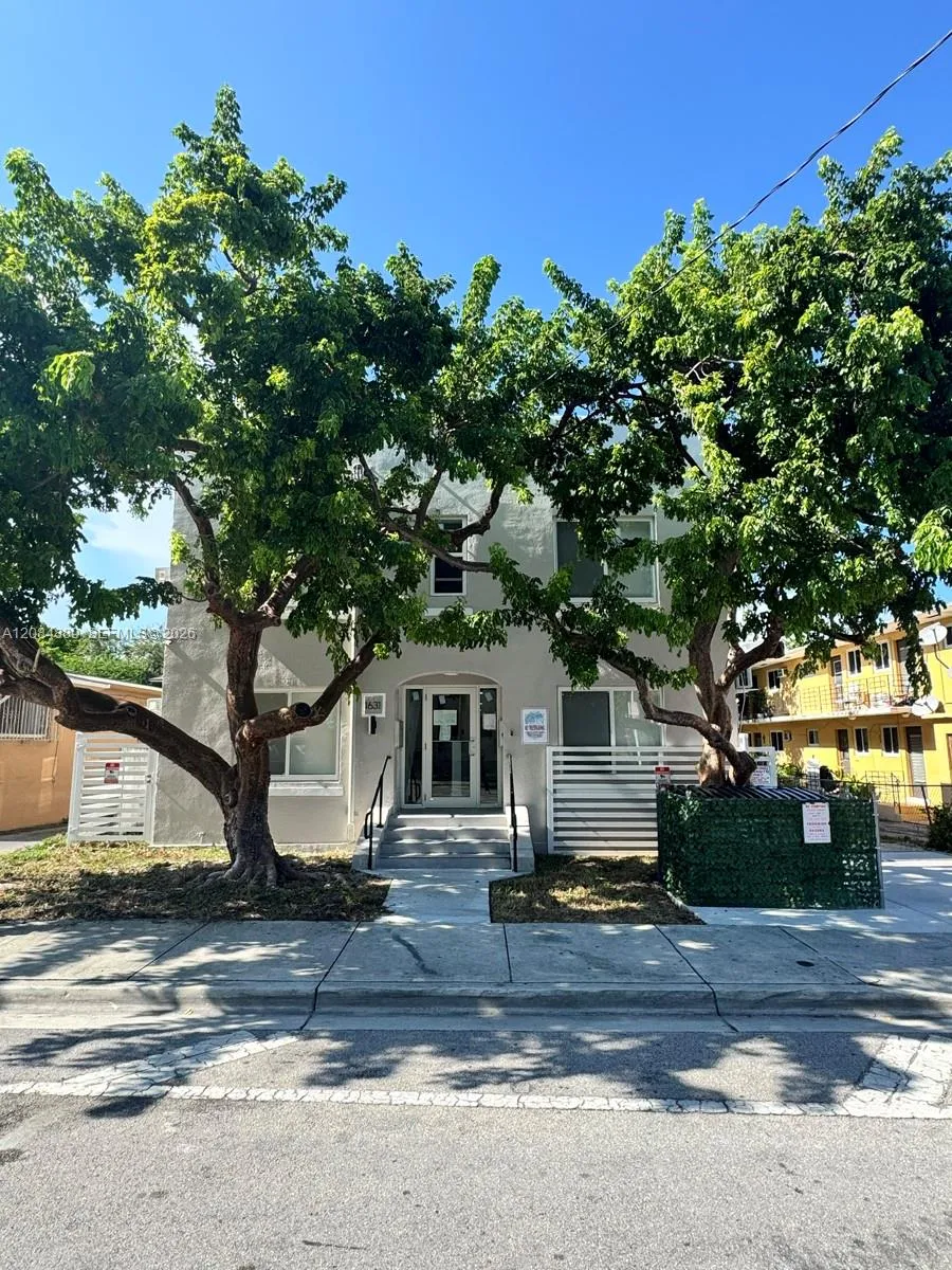 Foto de propiedad en 1631 NW 3 Street 8, Miami, FL 33125 Miami con MLS# 