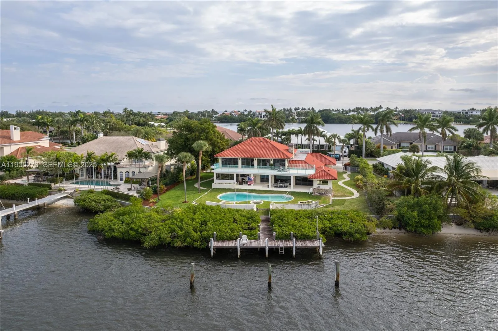 Foto de propiedad en 1635 Lands End Road, Manalapan, FL 33462 Manalapan con MLS# 
