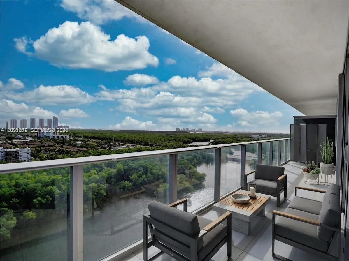 Foto de propiedad en 16385 Biscayne Boulevard 1615, North Miami Beach, FL 33160 North Miami Beach con MLS# 