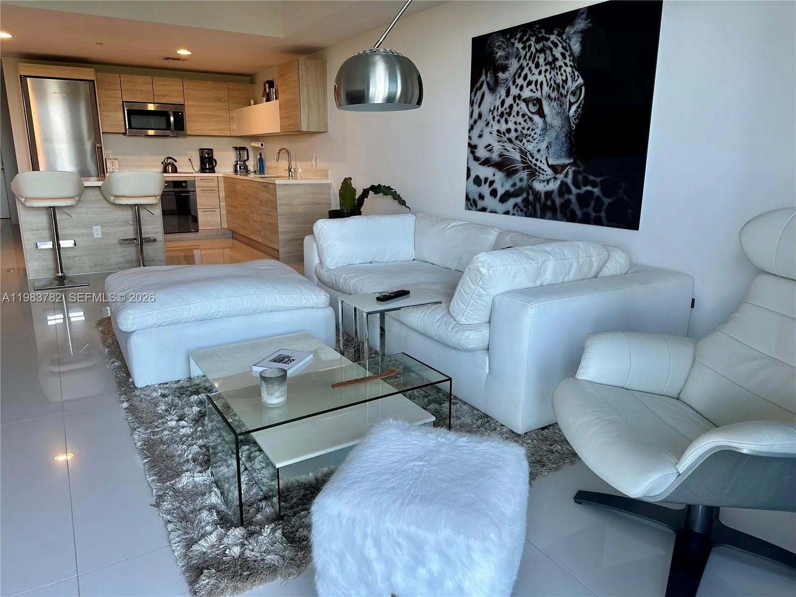 Foto de propiedad en 16385 Biscayne Boulevard 303, Sunny Isles Beach, FL 33160 Sunny Isles Beach con MLS# 