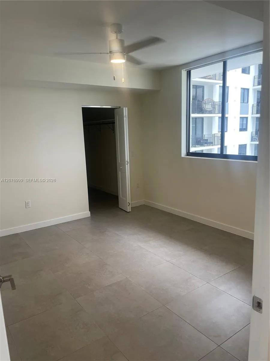 Foto de propiedad en 16395 Biscayne Boulevard 1611, North Miami Beach, FL 33160 North Miami Beach con MLS# 