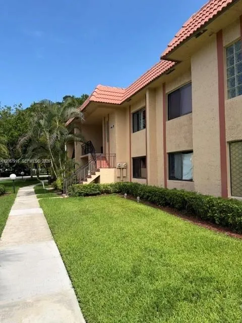 Foto de propiedad en 164 Lakeview Drive 204, Weston, FL 33326 Weston con MLS# 