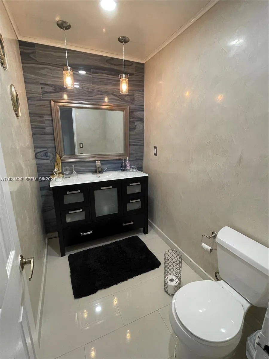 Foto de propiedad en 1640 N 70th Way, Hollywood, FL 33024 Hollywood con MLS# 