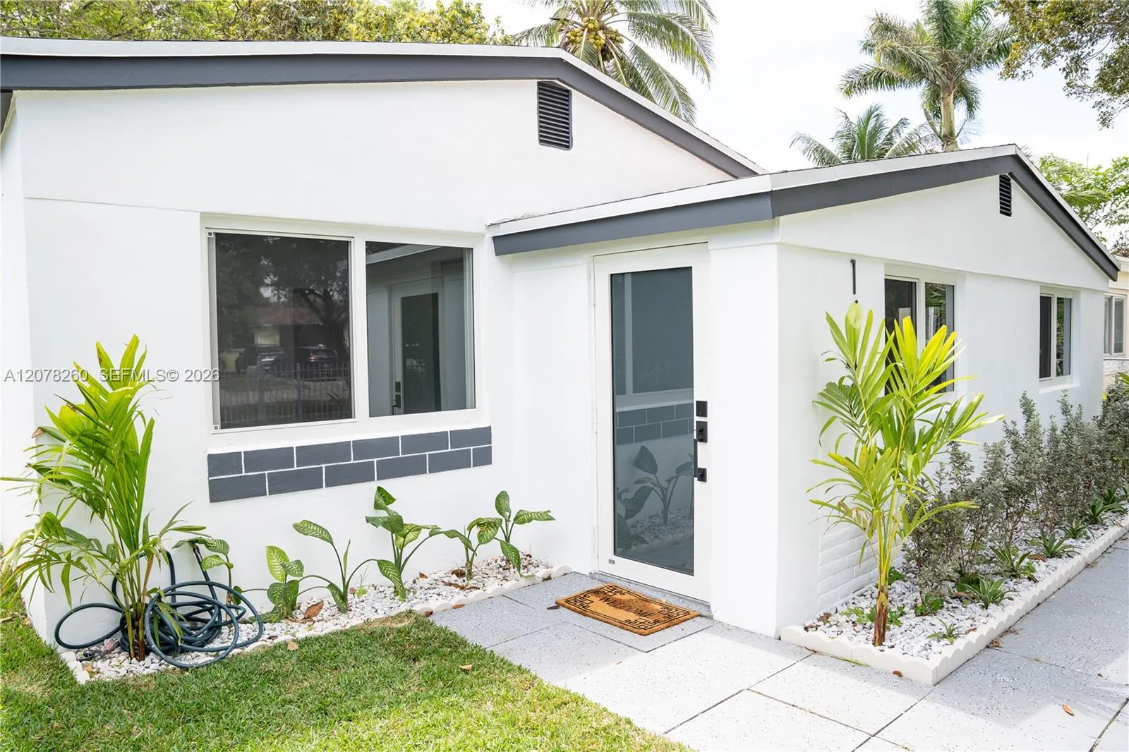 En Venta 1640 NE 172nd Street, North Miami Beach, FL 33162, North Miami Beach, FL 33162