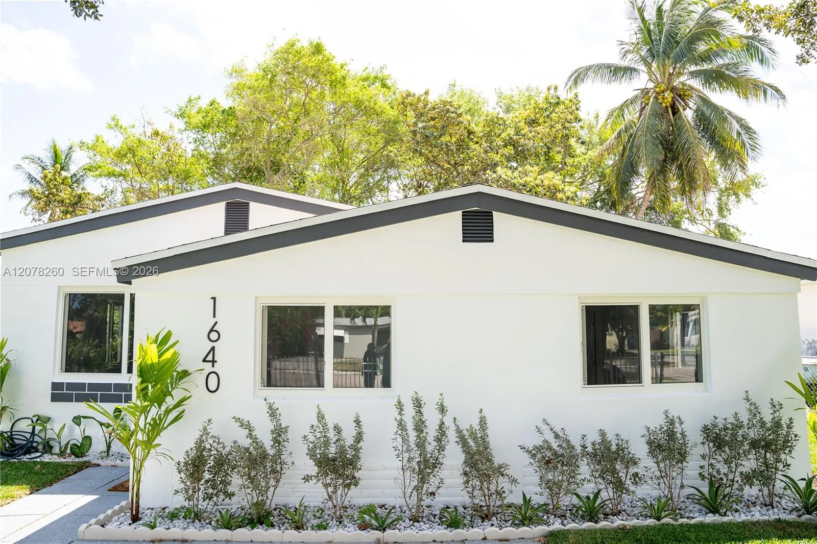En Venta 1640 NE 172nd Street, North Miami Beach, FL 33162, North Miami Beach, FL 33162