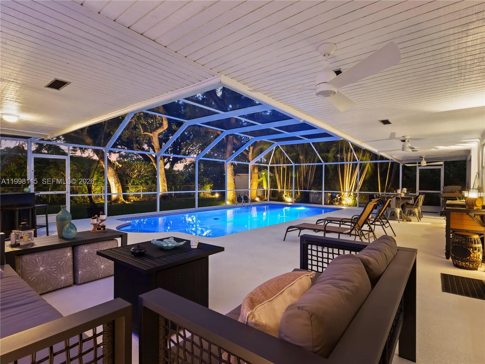 Foto de propiedad en 16400 SW 80th Avenue, Palmetto Bay, FL 33157 Palmetto Bay con MLS# 