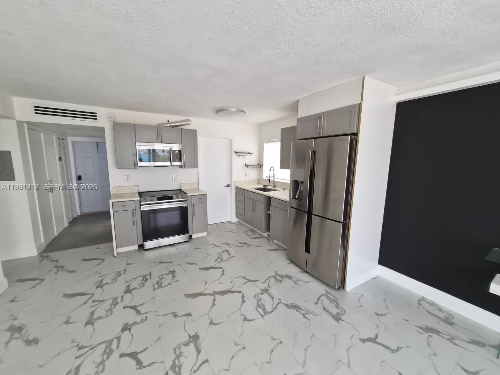 Foto de propiedad en 16410 Miami Drive 304, North Miami Beach, FL 33162 North Miami Beach con MLS# 