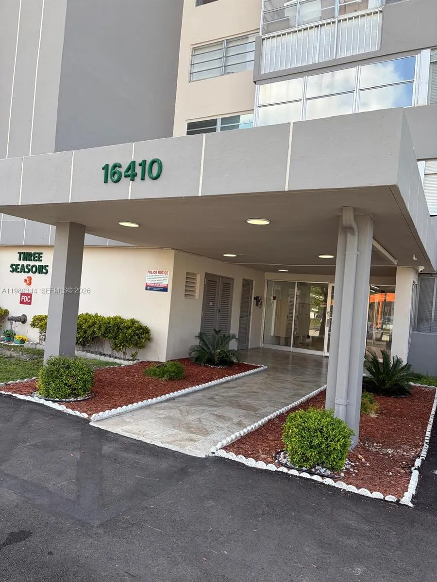 Foto de propiedad en 16410 Miami Drive 504, North Miami Beach, FL 33162 North Miami Beach con MLS# 