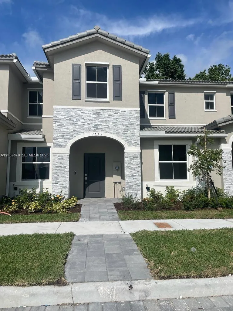 En Renta 1642 SE 26th Terrace 1642, Homestead, FL 33035, Homestead, FL 33035