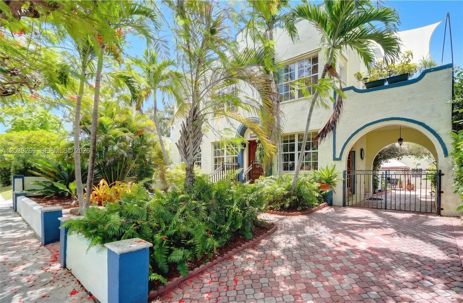 Foto de propiedad en 1642 SW 12th Street, Miami, FL 33135 Miami con MLS# 