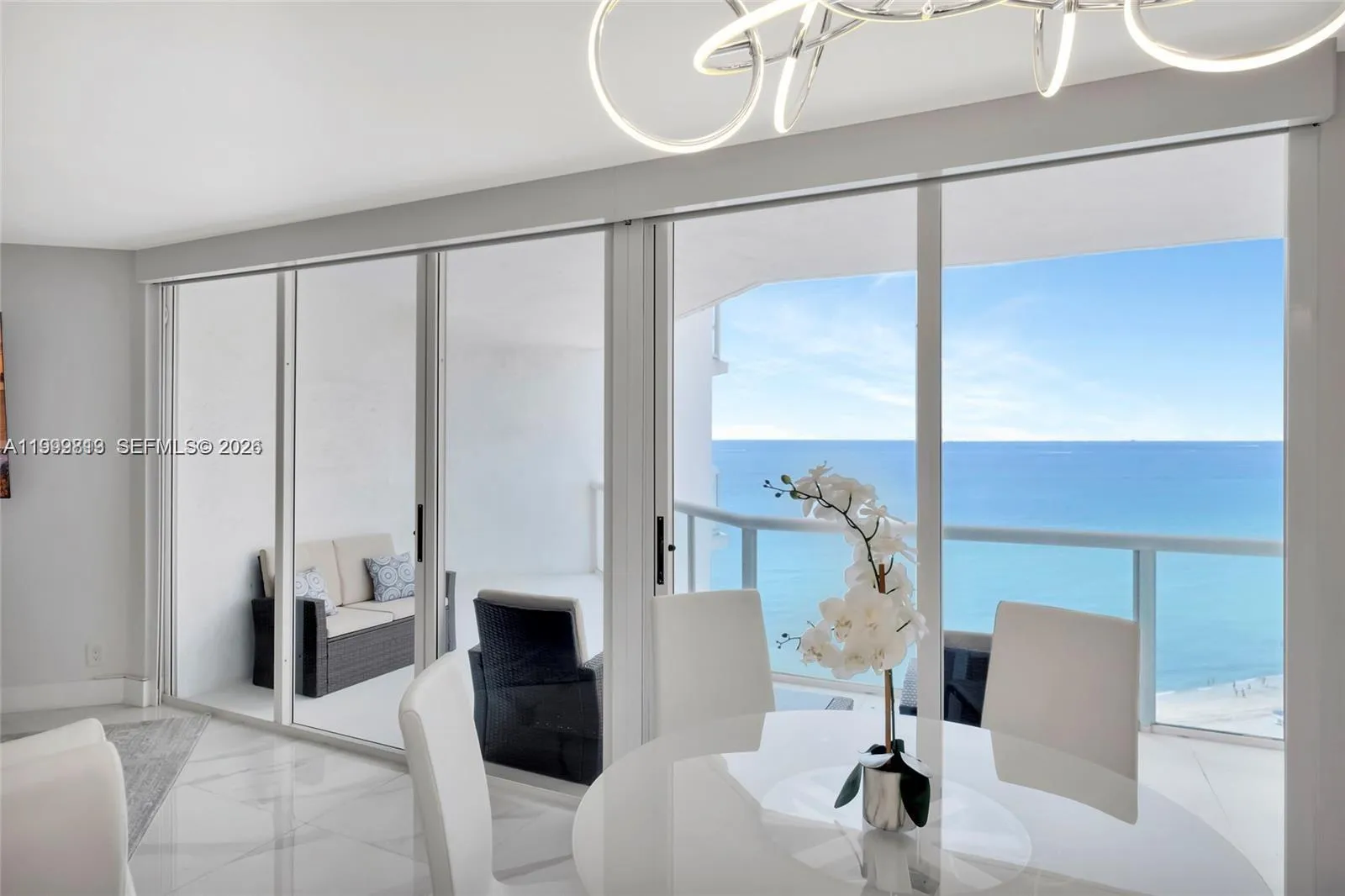 Foto de propiedad en 16425 Collins Avenue 1612, Sunny Isles Beach, FL 33160 Sunny Isles Beach con MLS# 