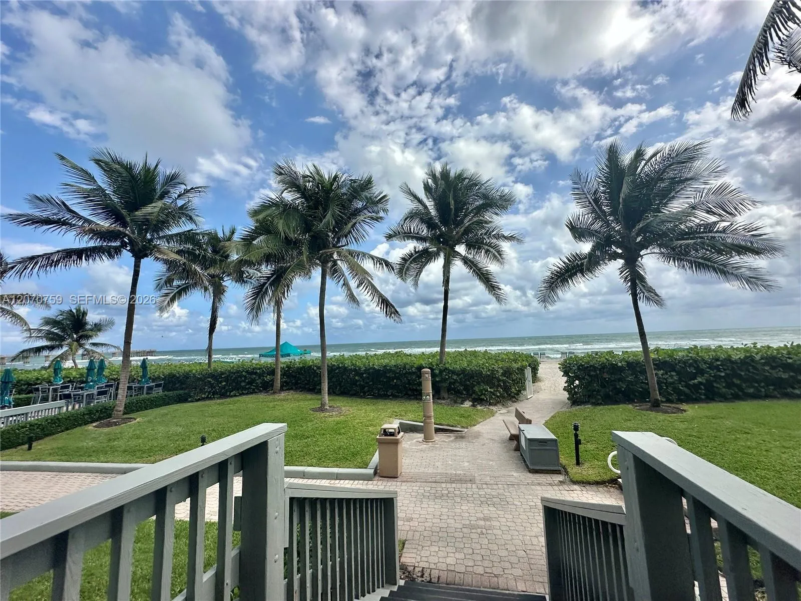 Foto de propiedad en 16425 E Collins Avenue 1215, Sunny Isles Beach, FL 33160 Sunny Isles Beach con MLS# 