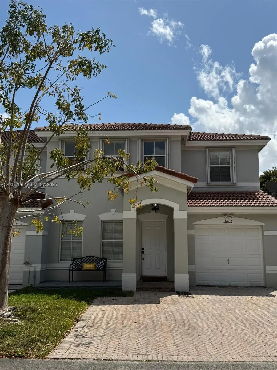 Vendido 16432 SW 47th Terrace, Miami, FL 33185, Miami, FL 33185