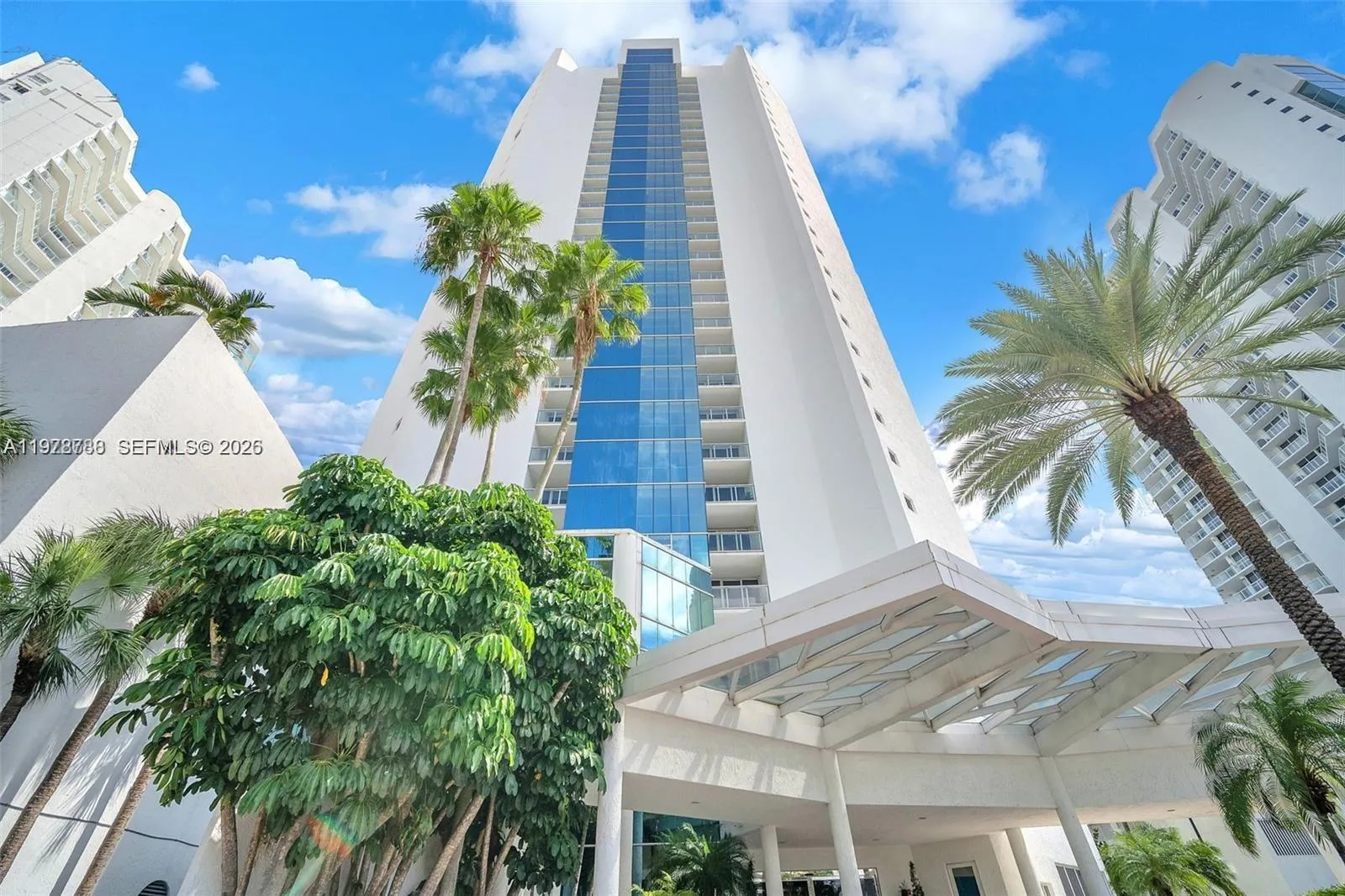 En Venta 16445 Collins Avenue 2328, Sunny Isles Beach, FL 33160, Sunny Isles Beach, FL 33160