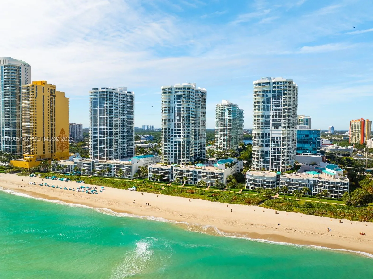 Alquilada 16445 Collins Avenue 425, Sunny Isles Beach, FL 33160, Sunny Isles Beach, FL 33160