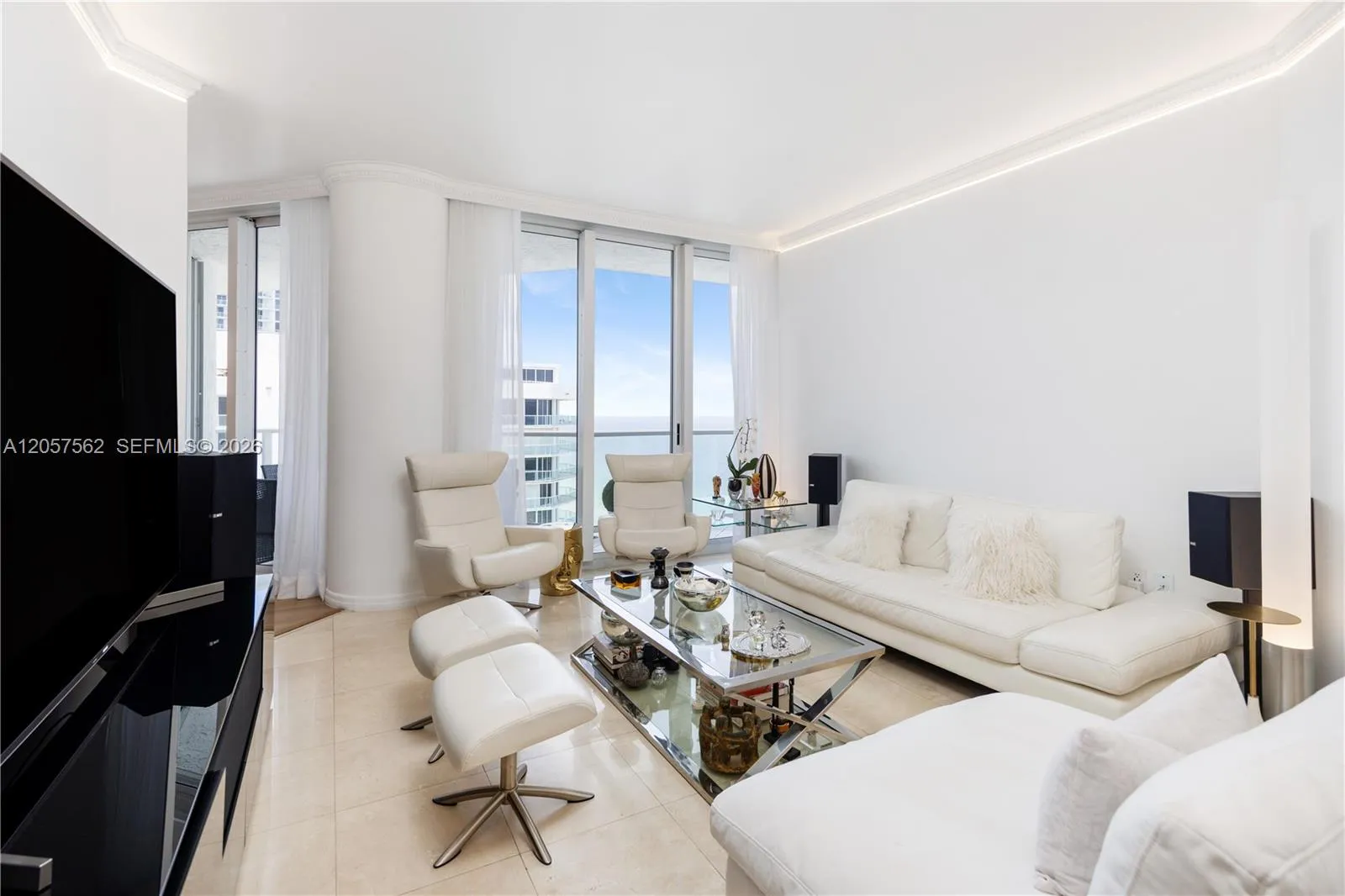 Foto de propiedad en 16445 Collins Avenue OS25, Sunny Isles Beach, FL 33160 Sunny Isles Beach con MLS# 