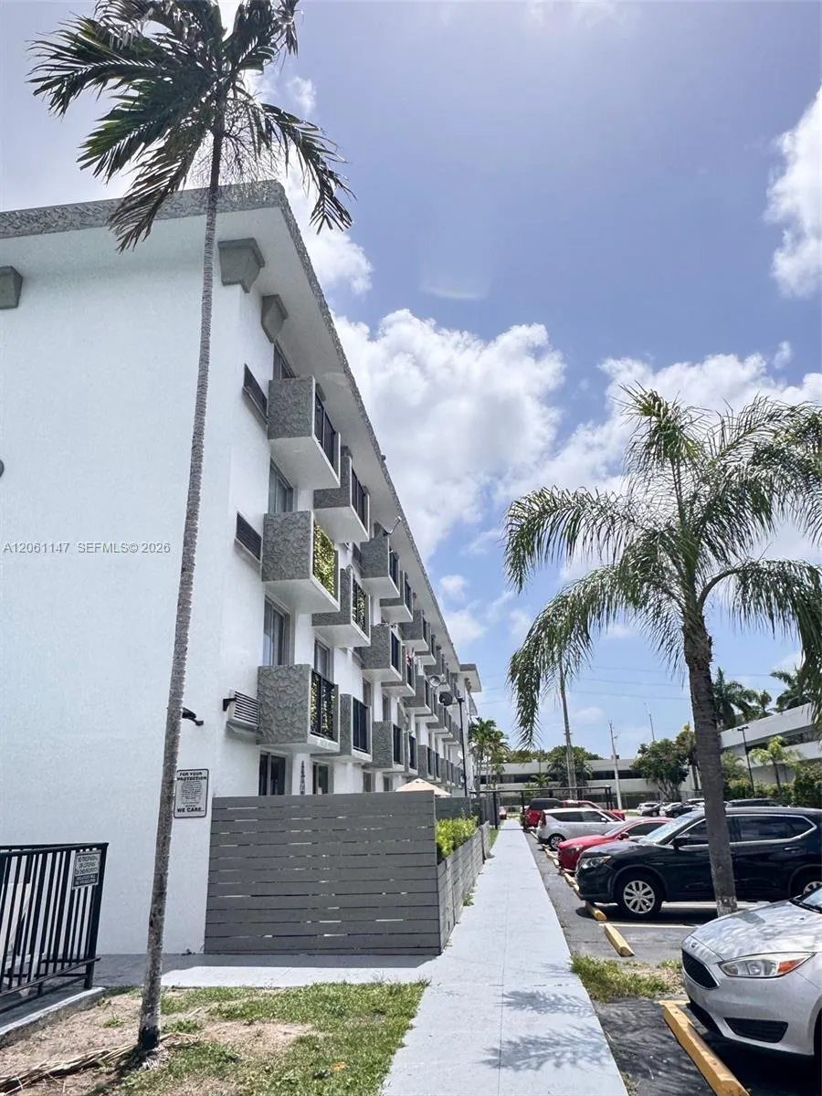 En Venta 16450 NW 2nd Avenue 207, Miami, FL 33169, Miami, FL 33169