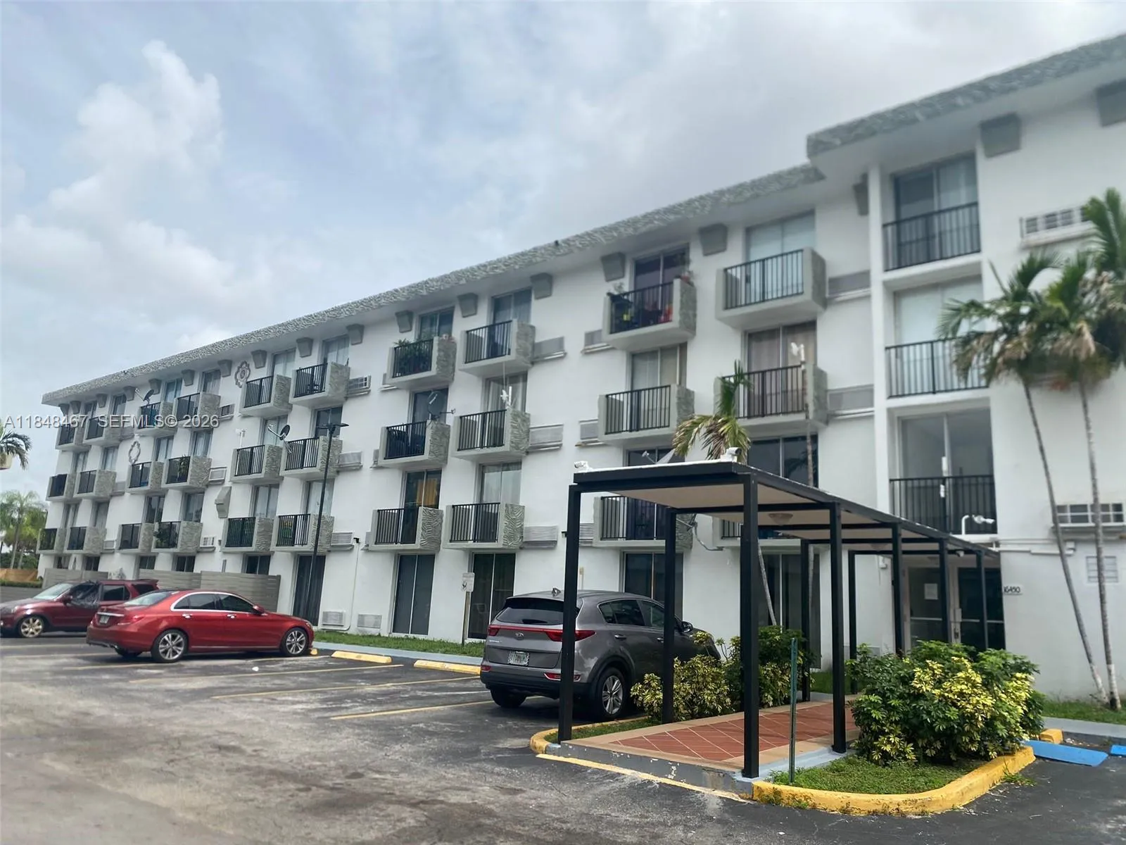 Foto de propiedad en 16450 NW 2nd Avenue 404, Miami, FL 33169 Miami con MLS# 