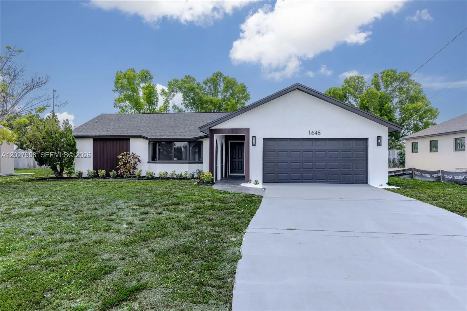 En Venta 1648 Coral Point Drive, Cape Coral, FL 33990, Cape Coral, FL 33990