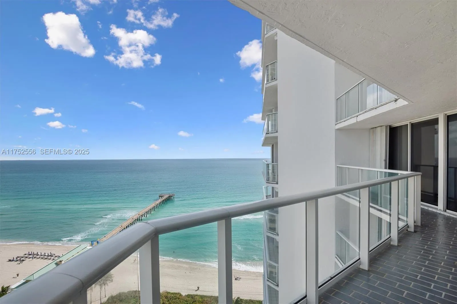 Foto de propiedad en 16485 Collins Avenue 2035, Sunny Isles Beach, FL 33160 Sunny Isles Beach con MLS# 